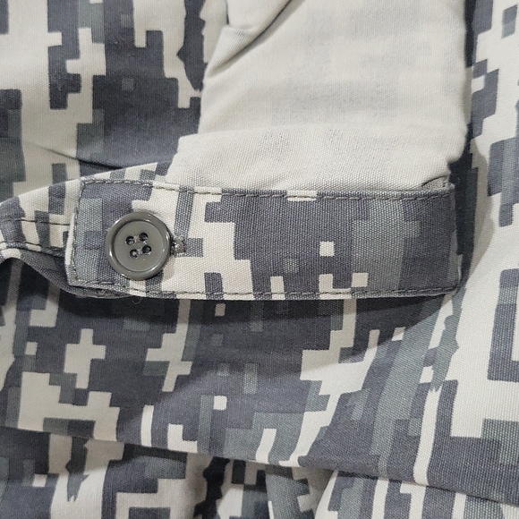 NEW in Packaging Orvis Trout Bum Roll Up or Full Length Digital Camo Pant 4 sz - Picture 3 of 14